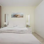 Bright With Parking In The Center Of By Renters Apartmán Varšava