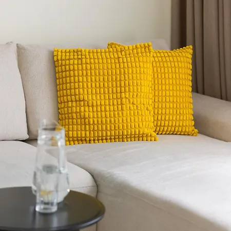 Bright With Parking In The Center Of By Renters