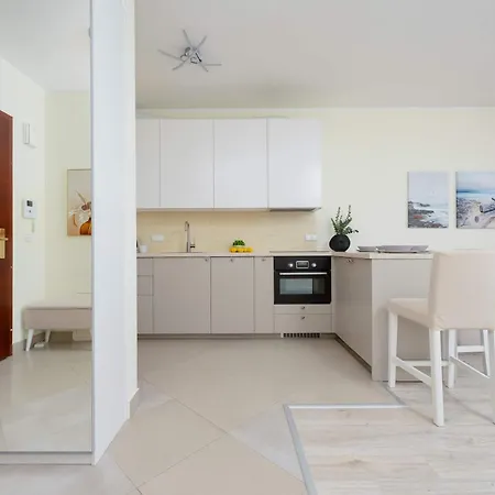 Bright With Parking In The Center Of By Renters * Varsavia