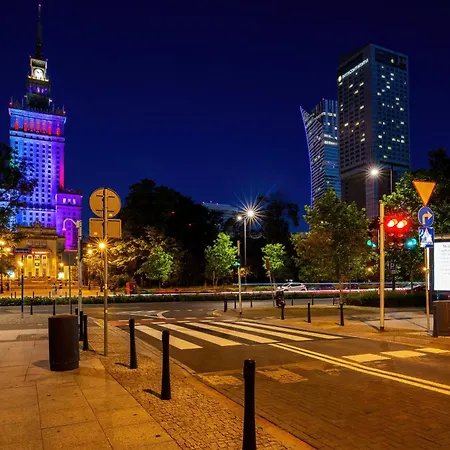 Bright With Parking In The Center Of By Renters