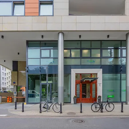 Apartment Bright With Parking In The Center Of By Renters *